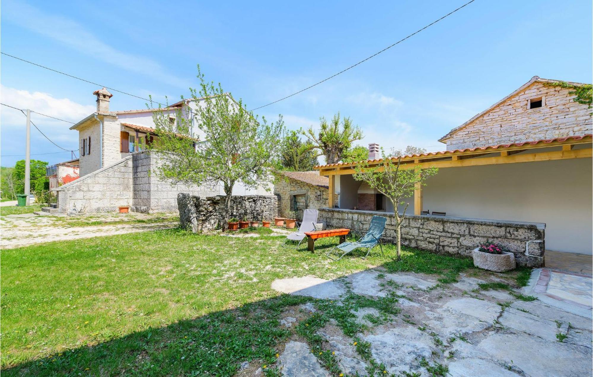 Cozy Home In Pazin With House A Panoramic View Екстер'єр фото