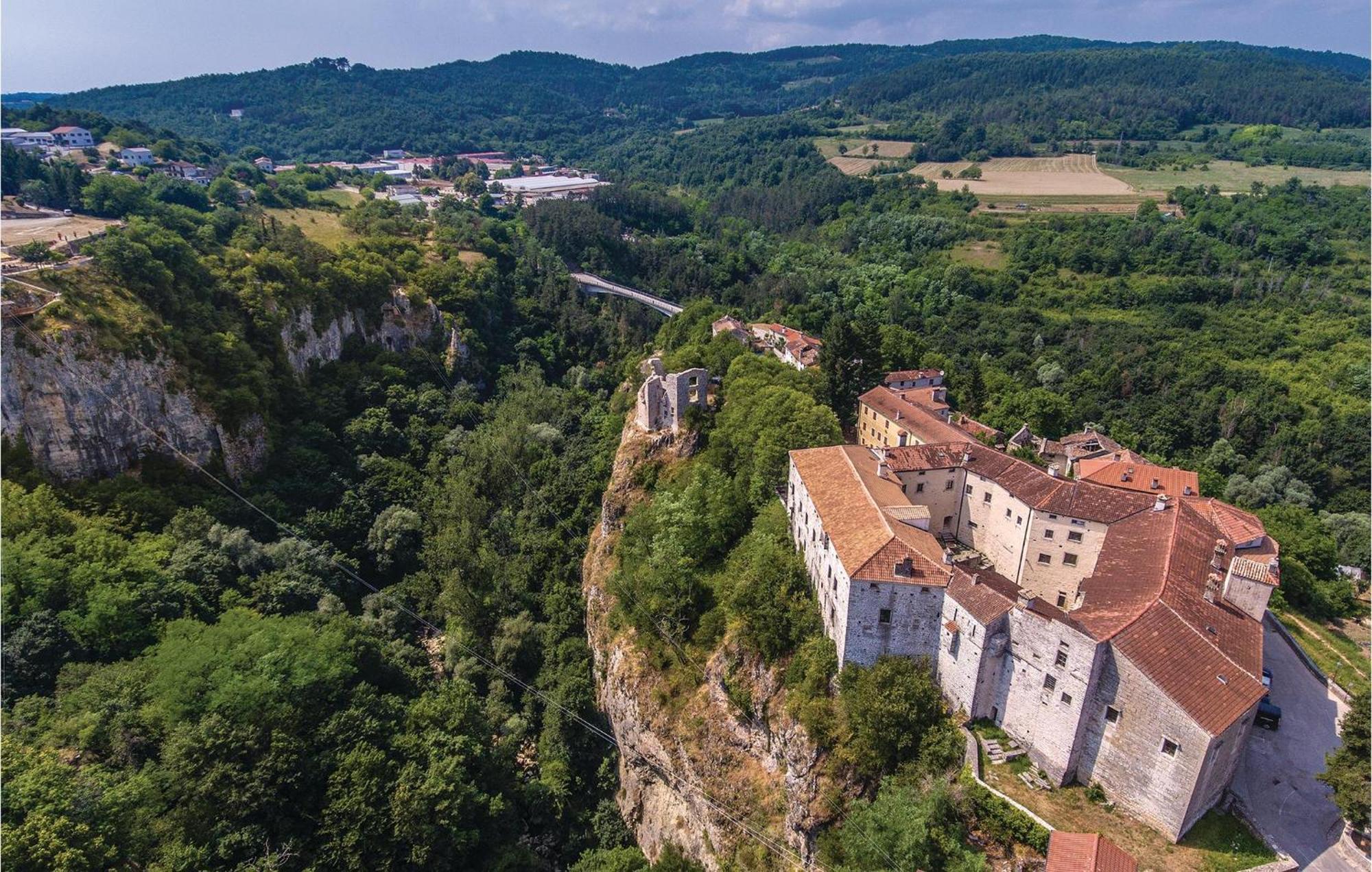 Cozy Home In Pazin With House A Panoramic View Екстер'єр фото