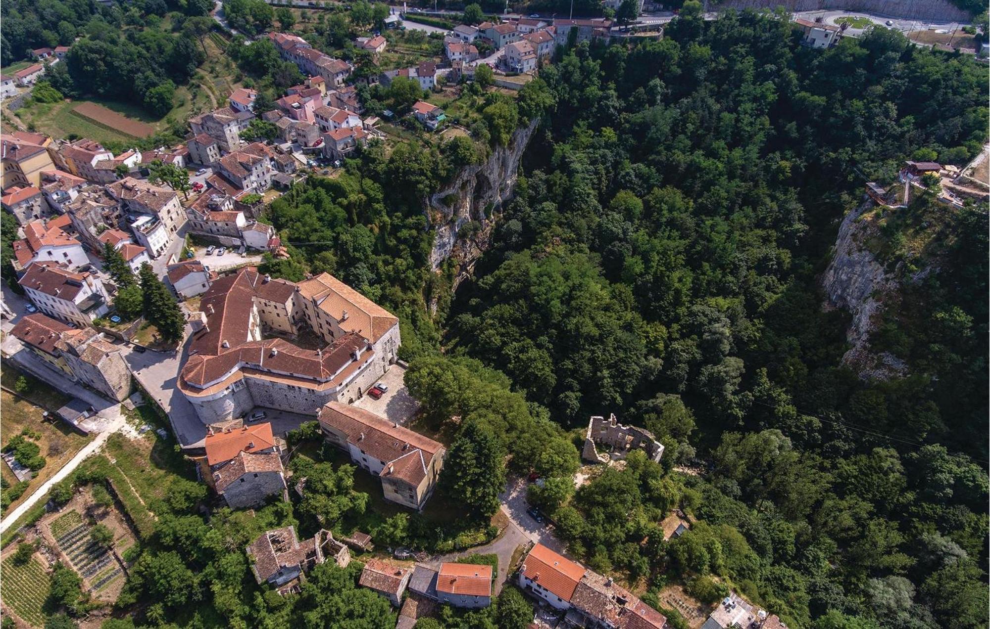 Cozy Home In Pazin With House A Panoramic View Екстер'єр фото